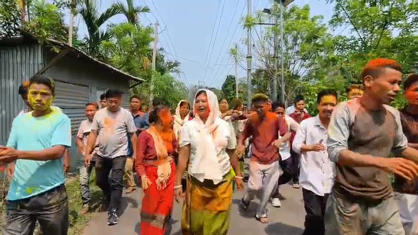 সদ্য সমাপ্ত এডিসি নির্বাচনে বিপুল সংখ্যাগরিষ্ঠতা অর্জনের পর রাজ্যের বিভিন্ন জায়গায় বিজয় উৎসব সংগঠিত করছে মথা দল।