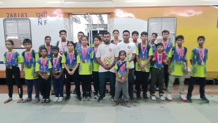 কলকাতায় অনুষ্ঠিত দশম আন্তর্জাতিক ক্যারাটে চ্যাম্পিয়নশিপে দারুণ সাফল্য পেল রাজ্যের খেলোয়াড়রা