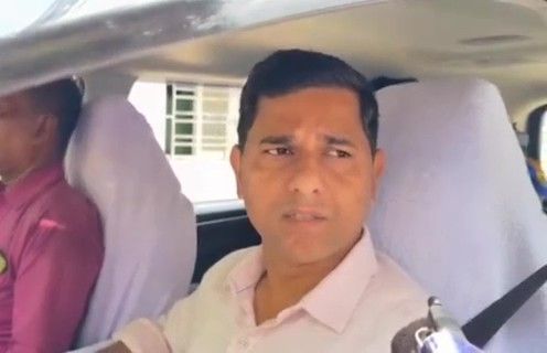 প্রধানমন্ত্রীর আহবানে সারা দিয়ে এসকর্ট ছাড়লেন মন্ত্রী সুধাংশু দাস 