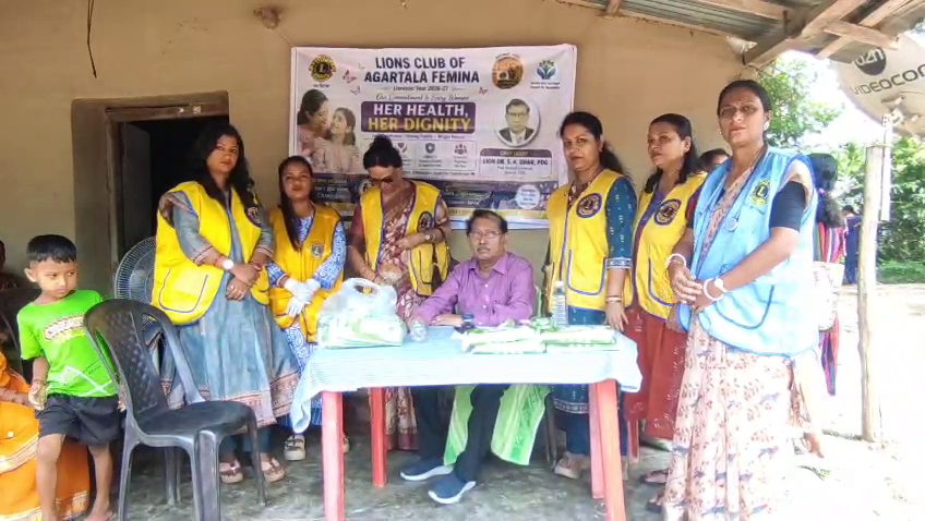 নরসিংহগড় বিনপাড়াকে দত্তক নিয়ে স্বাস্থ্য ও শিক্ষার উদ্যোগ লায়ন্স ক্লাবের