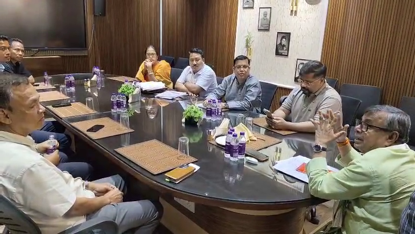  গভীর রাতের বৈঠকে মথা বিজেপির আসন সমঝোতা সম্পন্ন, ভিসি নির্বাচনে এনডিএ ব্যানারেই প্রতিদ্বন্দ্বিতা করবে দুই দল 