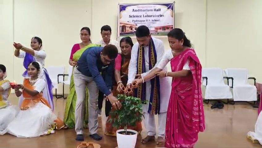 পদ্মপুর স্কুলে অডিটোরিয়াম ও বিজ্ঞান ল্যাব উদ্বোধন, ছাত্র-ছাত্রীদের সাইকেল বিতরণ