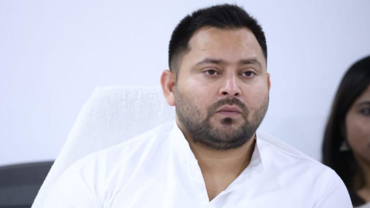 অখিলেশ যোগ দিলেন ভোটার অধিকার যাত্রায়, বিজেপিকে কটাক্ষ তেজস্বীর