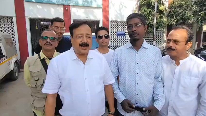  রাজধানীতে আক্রান্ত সাংবাদিক, বিভিন্ন মহলে নিন্দা,ধৃত চার অভিযুক্ত