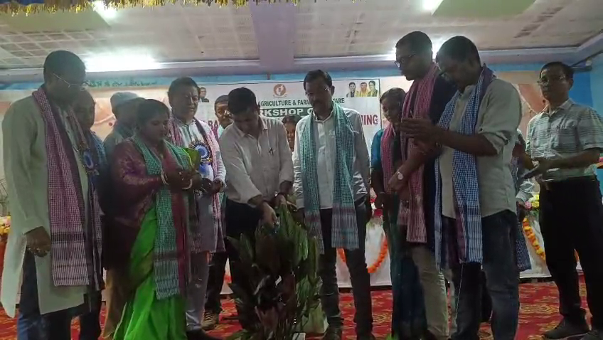 সালেমা টাউন হলে অনুষ্ঠিত হয়ে গেল ক্ষেত বাঁচাও অভিযান এবং প্রাকৃতিক চাষাবাদ বিষয়ক বিশেষ কর্মশালা