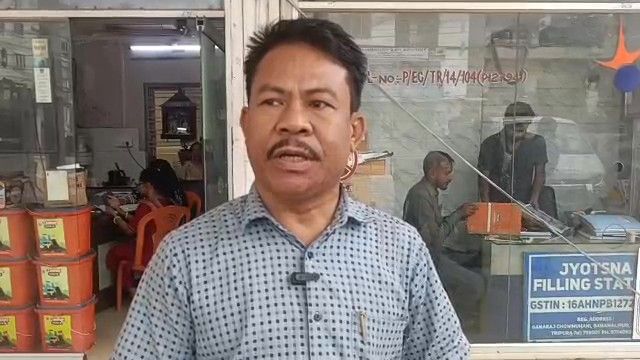 ড্রামে করে পেট্রোল বিক্রি, শোকজ করা হলো রাজধানীর একটি পেট্রোল পাম্পকে 