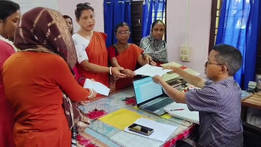 দশ দফা দাবিতে ডেপুটেশন