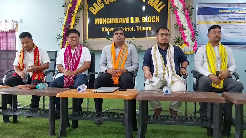 মানব-হাতি সহাবস্থান নিয়ে খোয়াই বন বিভাগের সচেতনতামূলক কর্মসূচি