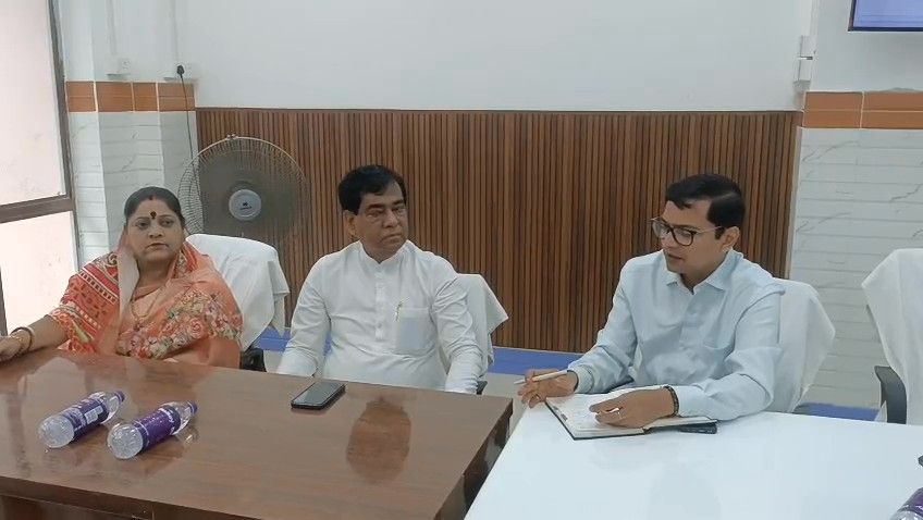 আগরতলা সিভিল হাসপাতালের কাজের অগ্রগতি খতিয়ে দেখলেন মেয়র