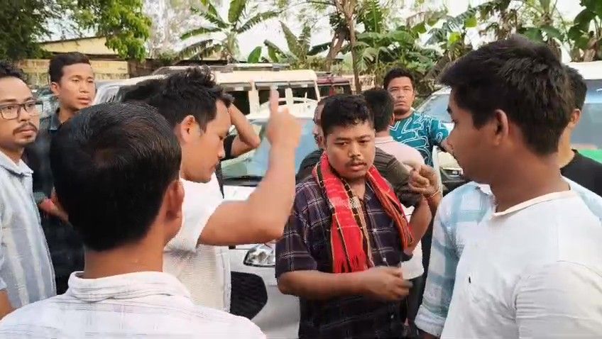 চরম অশান্তি ত্রিপ্রা মাথা দলে।