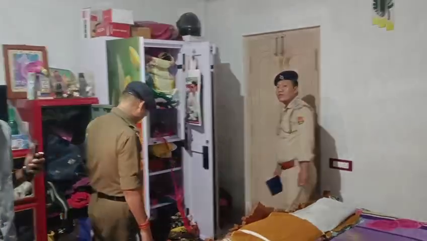কমলপুর শহরের মোহনলাল রায় 'র বাড়িতে দুঃসাহসিক চুরি