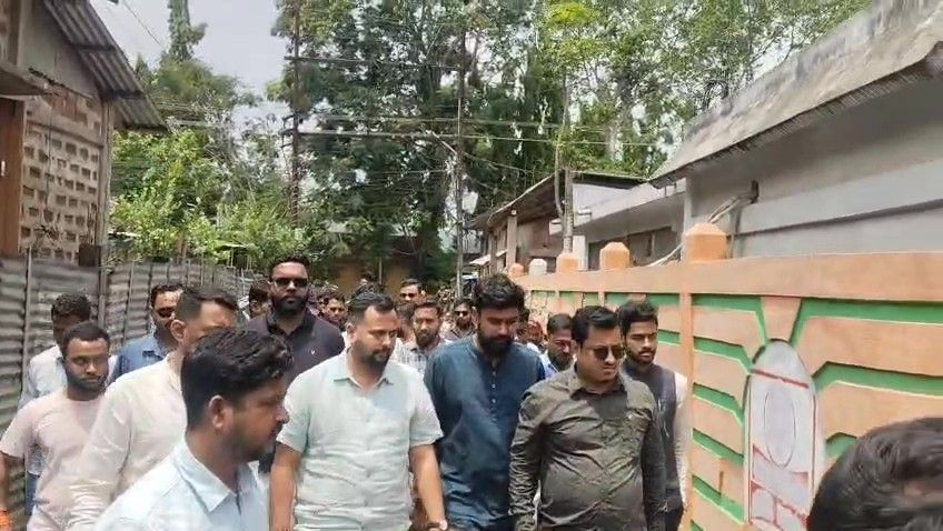 ধর্মনগরে নিহত যুবনেতার বাড়িতে যুব মোর্চার প্রদেশ সভাপতির উপস্থিতি, পরিবারকে সমবেদনা ও ন্যায়বিচারের আশ্বাস
