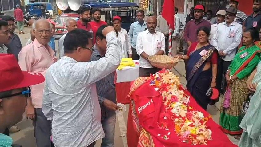 সি পি আই (এম )এর   ক্ষেতমজুর আন্দোলনের নেতা শ্রদ্ধেয় কমল করের জীবনদ্বীপ নিভে যায়,