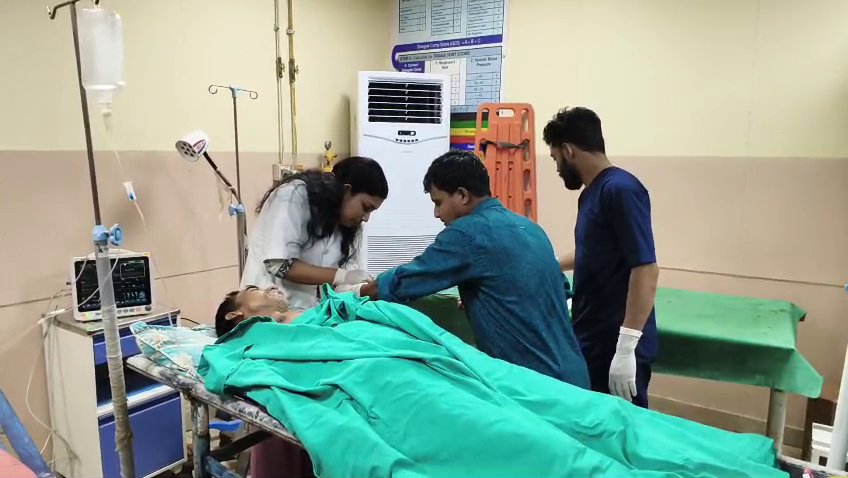  ধান ভানতে গিয়ে মেশিনে হাত কাটা পড়লো কৃষকের , উদয়পুরের দক্ষিণ মহারানীতে চাঞ্চল্য 