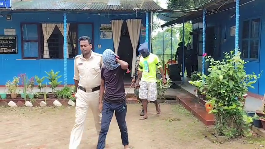 অটোগাড়িতে যুবতীকে শ্লীলতাহানির অভিযোগ, গ্রেপ্তার তিন যুবক