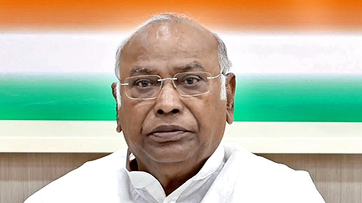 বুথ ফেরত সমীক্ষা নিয়ে বিভ্রান্তি রয়েছে, মন্তব্য মল্লিকার্জুন খাড়গের