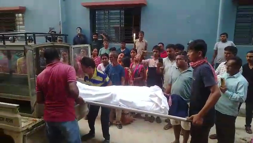 আর জি কর কাণ্ডের পুনরাবৃত্তির আশঙ্কা! শান্তিনিকেতন মেডিকেল কলেজে তরুণীর রহস্যমৃত্যু ঘিরে চাঞ্চল্য