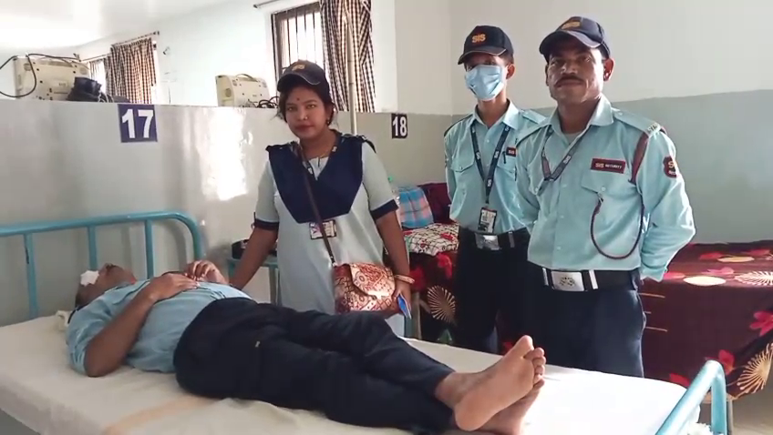  মানসিক ভারসাম্যহীন রোগীর হাতে আক্রান্ত এক বেসরকারি নিরাপত্তা কর্মী, জিবি হাসপাতালে চাঞ্চল্য 