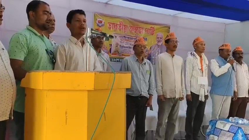 রাজ্যে আগামী ১২ই এপ্রিল এডিসি নির্বাচন। নির্বাচনকে সামনে রেখে শাসক দল বিজেপি জোর প্রচার চালিয়ে যাচ্ছে।