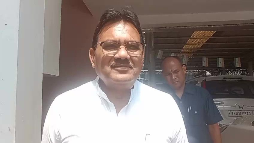 জ্বালানি সাশ্রয়ে দৃষ্টান্ত, স্কুটিতে চলাফেরার সিদ্ধান্ত অর্থমন্ত্রীর