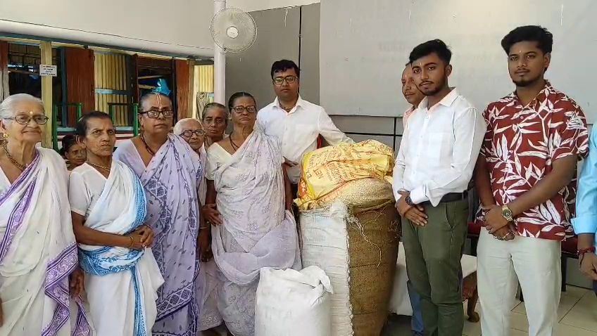 সামাজিক দায়বদ্ধতা থেকে বৃদ্ধাশ্রমের মায়েদের পাশে স্বপ্ননীড় রিয়েলেটরস