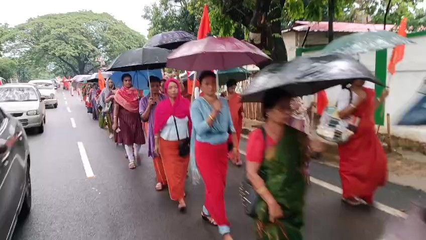 নিয়মিতকরণেল দাবিতে মুখ্যমন্ত্রীর সচিবের নিকট ডেপুটেশন প্রদান করল অঙ্গনওয়াড়ি কর্মী ও সহায়িকা সংঘ