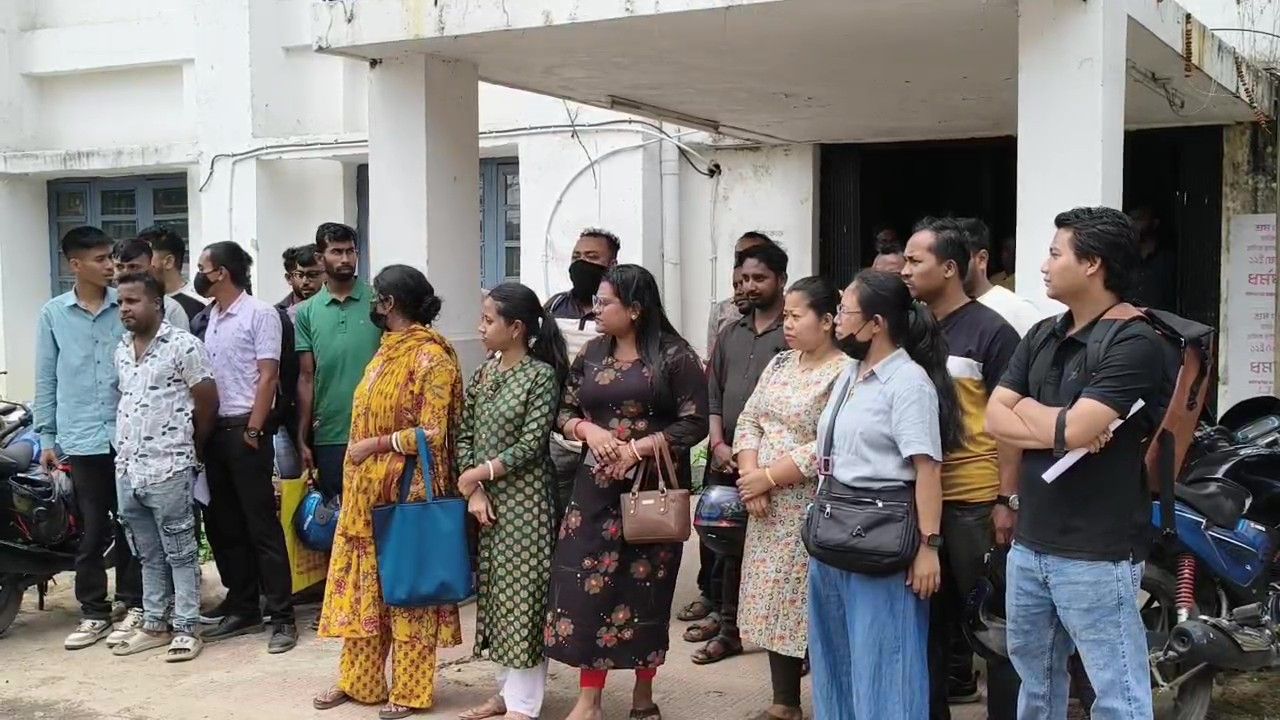 কোভিড কালের পরিষেবা প্রদানকারী বেকার নাচ দের বিষয়ে ভাবছে দপ্তর