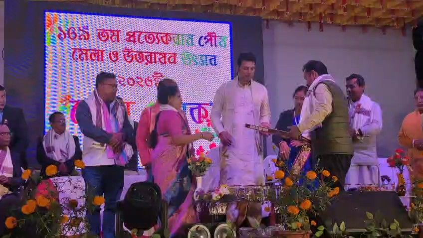 *প্রত্যেকরায় বড় আখড়া প্রাঙ্গণে জাঁকজমকপূর্ণ সূচনা, ১৩৯ বছরে পা দিল পৌষ মেলা ও উত্তরায়ন উৎসবের 