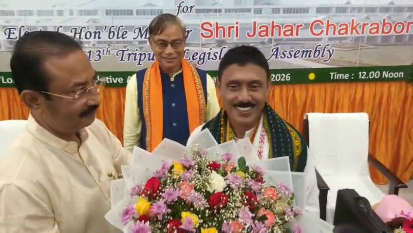 সার্বিক উন্নয়নই মূল লক্ষ্য, শপথ নিয়ে বললেন নতুন বিধায়ক জহর চক্রবর্তী 