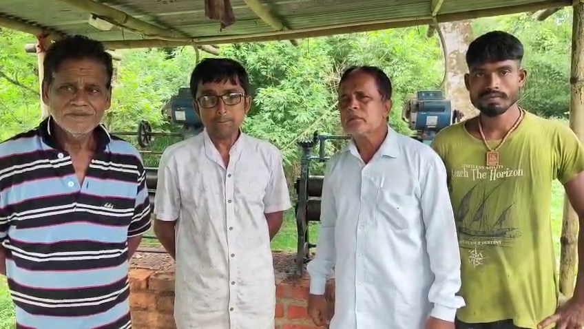এক রাতে দুই বাড়ি থেকে রাবার শীট চুরি ,ঘটনায় চাঞ্চল্য ছড়াল বামুটিয়ার তেবাড়িয়া এলাকায়