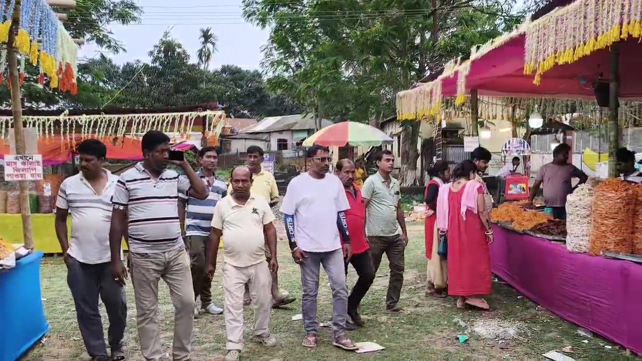 রাজধানী সহ রাজ্যের বিভিন্ন স্থানে বারুণী স্নান ও মেলায় পুণ্যার্থীদের ভিড় 