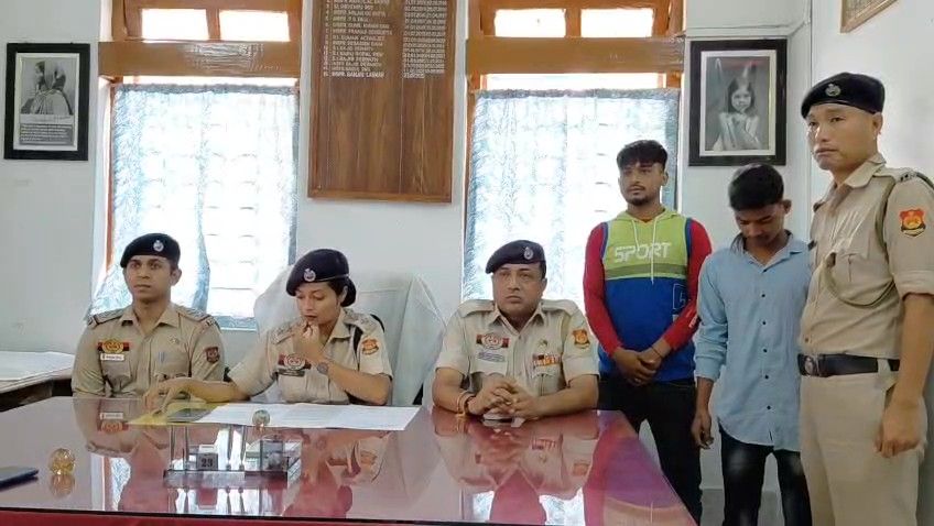 দুই চোর আটক