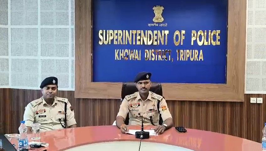খোয়াইয়ের আইনশৃঙ্খলা ও অপরাধ দমনে কড়া পদক্ষেপ, সাংবাদিক সম্মেলনে জানালেন জেলা পুলিশ সুপার