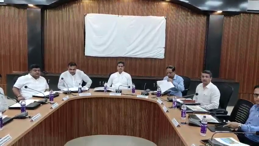 মূখ্যমন্ত্রীর পৌরহিত্যে উদয়পুর সার্কিট হাউসে দেওয়ালী মেলা উপলক্ষ্যে মাতা বাড়ি টেম্পল ট্রাস্টের এক সভা অনুষ্ঠিত হয়              