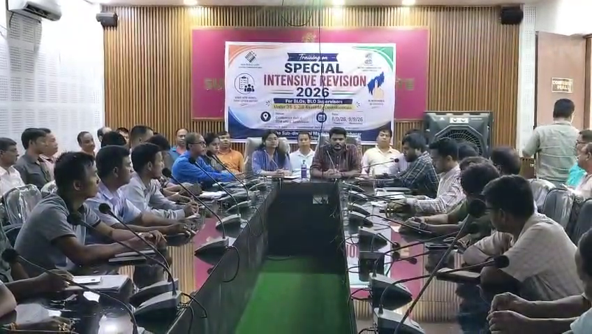 শান্তির বাজার মহকুমা শাসকের কার্যালয়ে বুথ লেভেল অফিসারদের নিয়ে অনুষ্ঠীত হয় এক প্রশিক্ষন কর্মশালা
