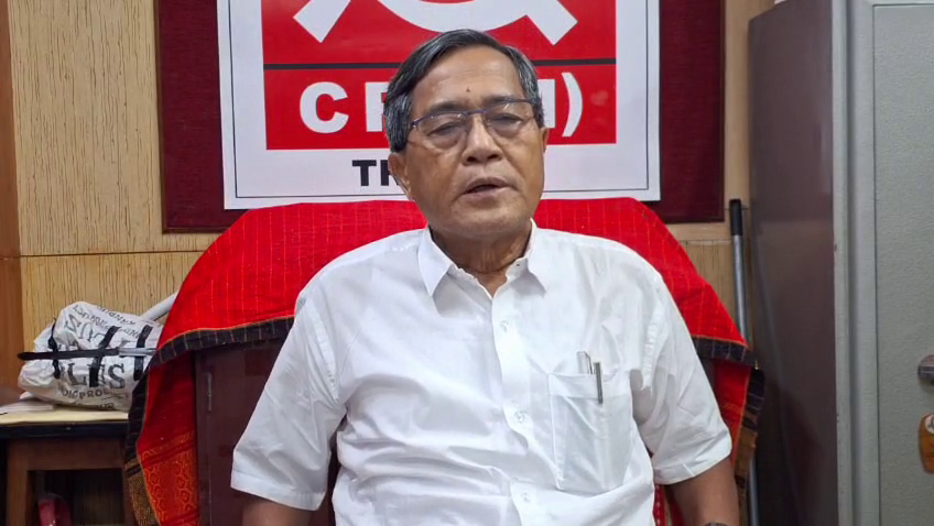  ওয়ারিং বাড়ির গুলি চালনার ঘটনায় ধৃতদের পরিচয় নিয়ে প্রশ্ন তুললেন বিরোধী দলনেতা 