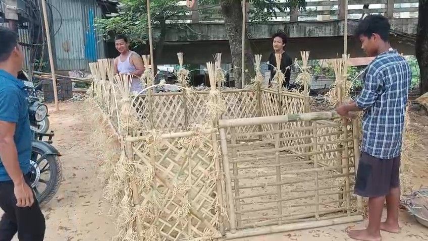 গড়িয়া পূজা উপলক্ষে শহরের বিভিন্ন স্থানে প্রস্তুতি তুঙ্গে,  সর্বত্র উৎসবের মেজাজ 