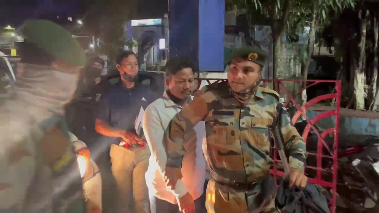 মুখ্যমন্ত্রীর বিরুদ্ধে পোস্ট, আটক মঙ্গল কলই