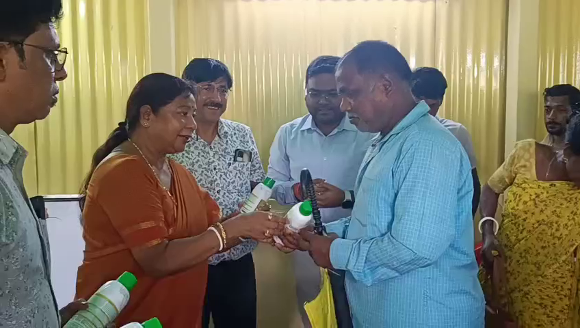কৃষকদের আধুনিক চাষাবাদে উৎসাহ দিতে তেলিয়ামুড়ায় কৃষক সচেতনতা শিবির  