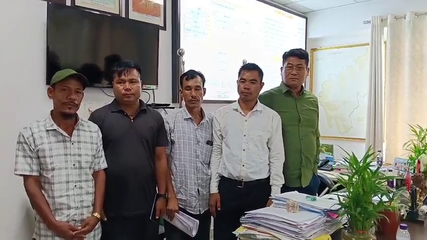আত্মসমর্পণকারী জঙ্গিদের সাথে বৈঠকে দ্রুত সমস্যা সমাধানের আশ্বাস দিলেন মন্ত্রী বিকাশ দেববর্মা