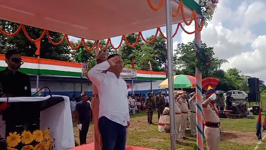 যথাযোগ্য মর্যাদায় খোয়াইয়ে পালিত ৮০তম স্বাধীনতা দিবস