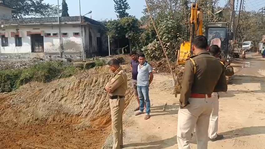 পার্ক নির্মাণের কাজে বাধা দিলেন সিপিআইএম