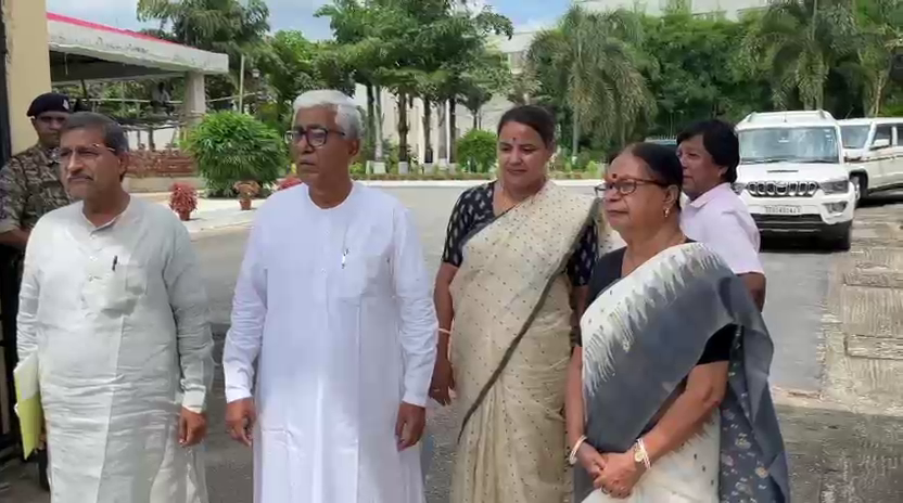  সুষ্ঠু তদন্তের জন্য বিচার বিভাগীয় তদন্তে সরকারের কোনরূপ সীমাবদ্ধতার কারন থাকতে পারেনা -প্রাক্তন মুখ্যমন্ত্রী 
