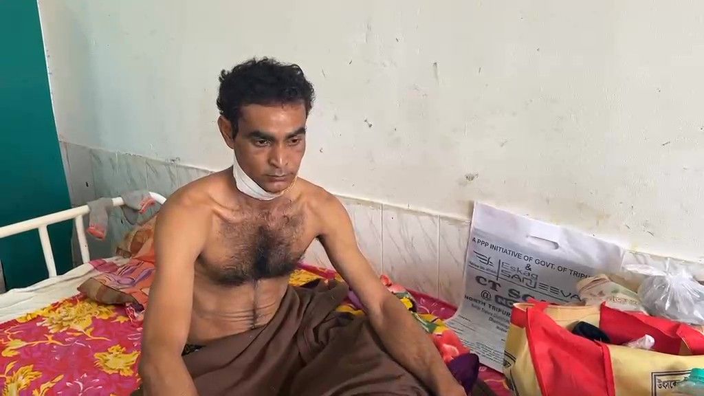 এডিসি নির্বাচনের প্রাক্কালে কাঞ্চনপুরে সবজি ব্যবসায়ীর উপর নৃশংস হামলা,গলা কেটে হত্যার চেষ্টা!