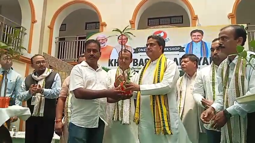  রাজ্যে কৃষক ও কৃষির উন্নয়নে প্রযুক্তির সাথে এ আই'র প্রয়োগ চান মুখ্যমন্ত্রী 