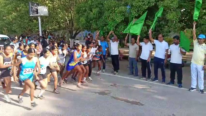 তিরঙ্গা আবহে রাজধানীতে ক্রস কান্ট্রি দৌড় প্রতিযোগিতা অনুষ্ঠিত
