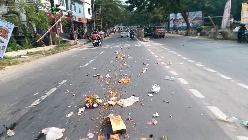 স্মার্ট সিটির রাস্তায় আবর্জনার স্তূপ, পুরনিগমের নজরদারি নিয়ে প্রশ্ন