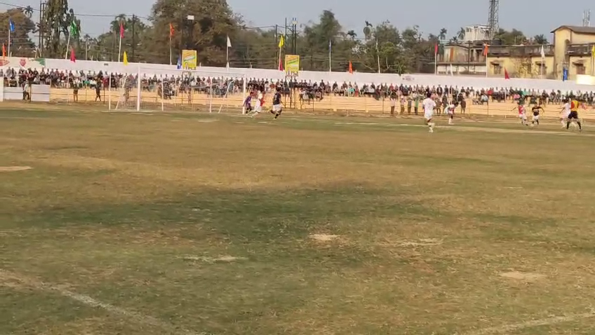 জেনারেল পদ্মজং মেমোরিয়াল ফুটবল টুর্নামেন্ট, আরিয়েক্স একাডেমিকে হারিয়ে জয়ী মিজোরামের কলেজ ভেং ১০ বছর পর কৈলাশহর কলেজ মাঠে ফিরল ফুটবলের উন্মাদনা।