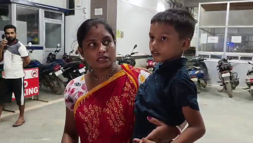 ধর্মনগর জেলা হাসপাতালে চিকিৎসা পরিষেবা নিয়ে চরম ক্ষোভ, জরুরি বিভাগে একজন চিকিৎসক দিয়ে পরিষেবা চালানোর অভিযোগ