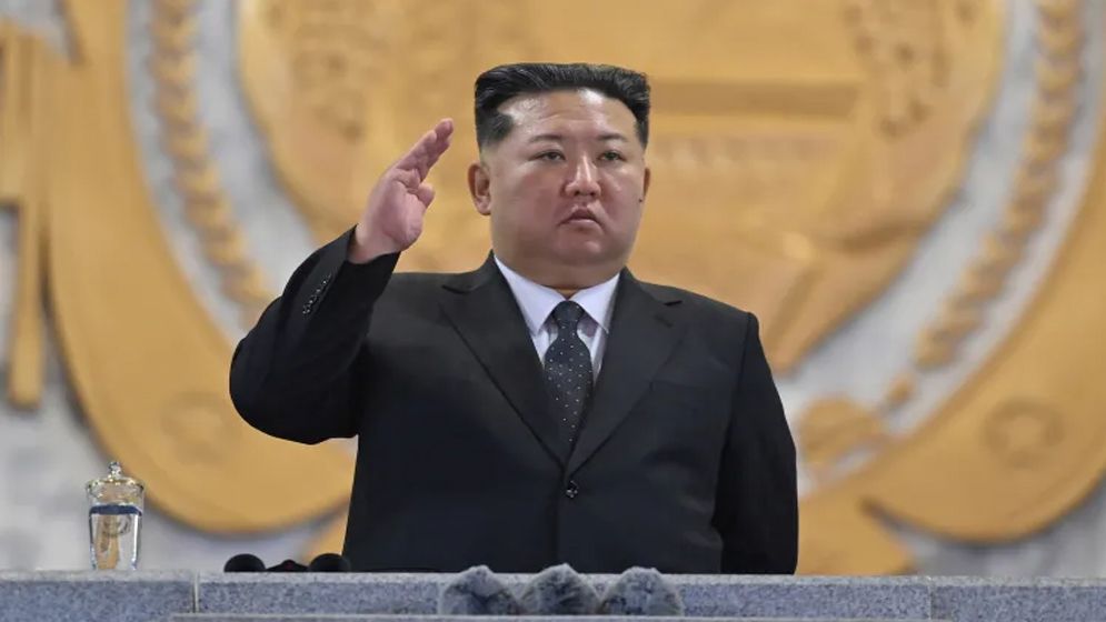 সেনাবাহিনীকে আরও সমৃদ্ধ করবেন কিম জং উন